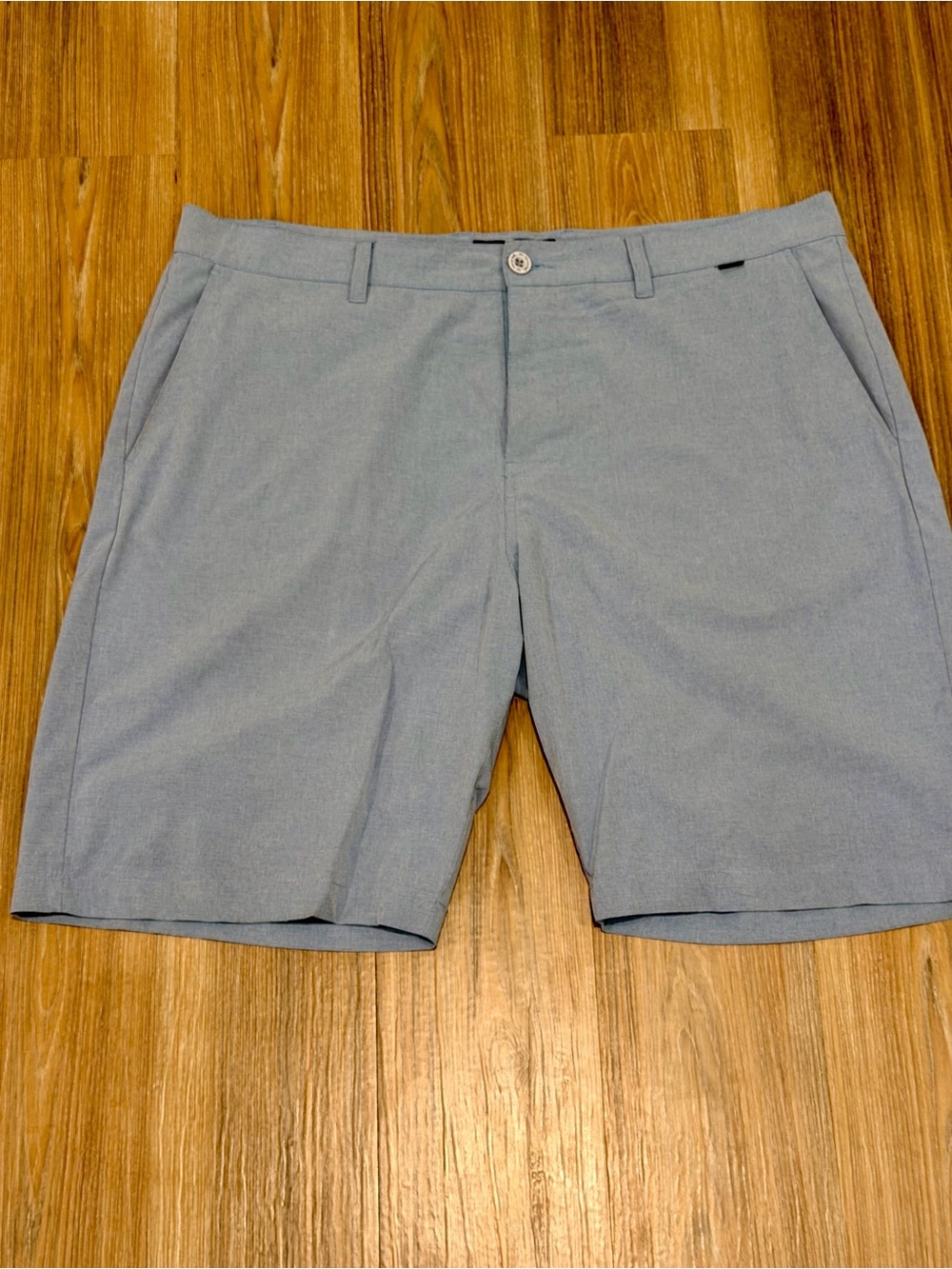 Travis Mathew Men's size 40 Light Blue Performance Shorts
